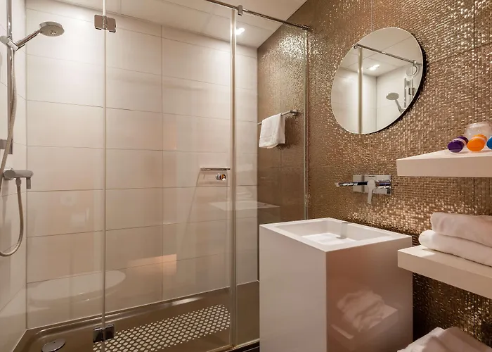 Western Midamerica Hotel 4*