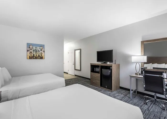 Western Midamerica Hotel 4*